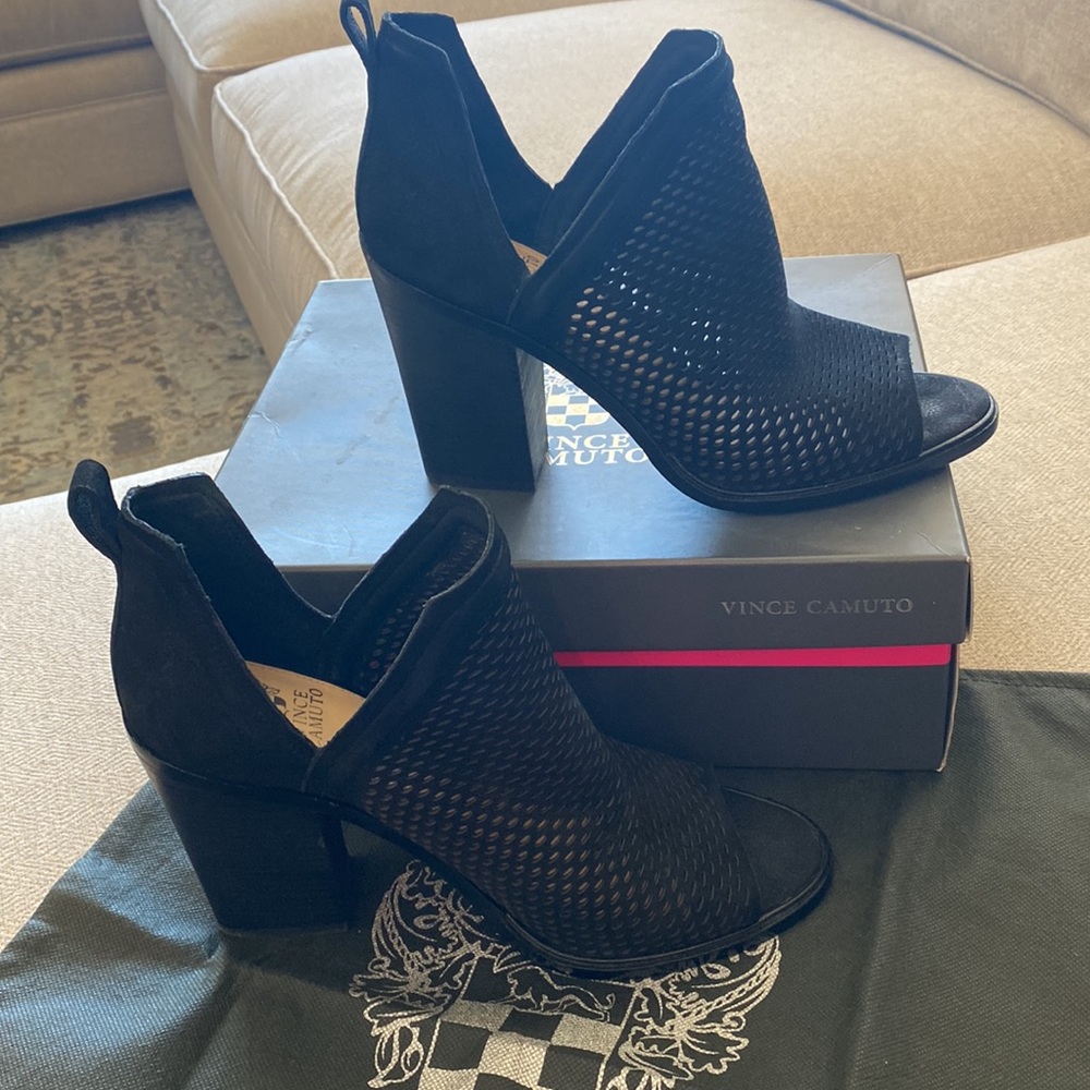 Vince Canute Kensa Ankle Boots, Black Suede Mesh size 10M. Excellent condition